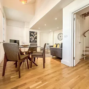  Apartment Newly Refurbished Luxury 3 Bedroom United Kingdom